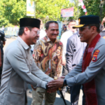 Bupati Bambang Firdaus ditemani Wakil Bupati Dompu Syirajuddin SH. Beserta Jajaran Forkopimda Menyambut Kedatangan Kapolda Nusa Tenggara Barat Irjen Pol. Kalingga Rendra Raharja, SE. MH.